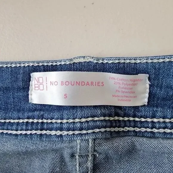No Boundaries Denim Shorts Blue Mid Rise Women Size 5 Cotton Blend Stretch Jean - Picture 6 of 8